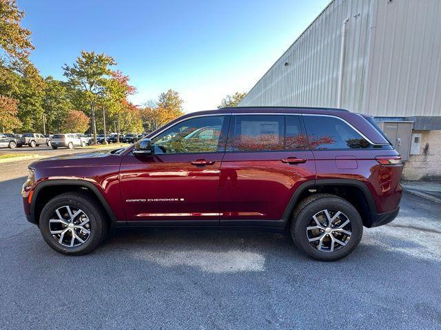 new 2025 Jeep Grand Cherokee car, priced at $42,087
