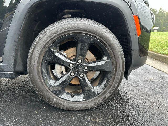 used 2023 Jeep Grand Cherokee car, priced at $31,990