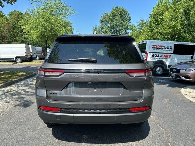 new 2025 Jeep Grand Cherokee car, priced at $41,728