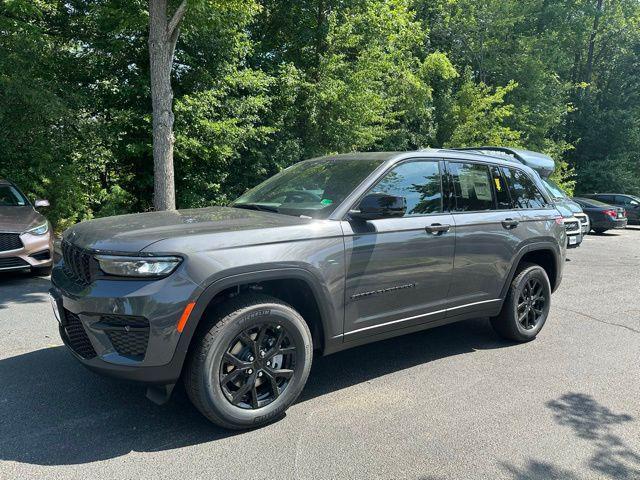 new 2025 Jeep Grand Cherokee car, priced at $41,728