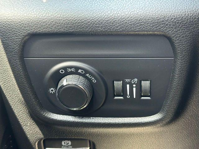new 2025 Jeep Grand Cherokee car, priced at $41,728
