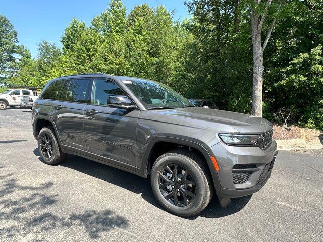 new 2025 Jeep Grand Cherokee car, priced at $42,296