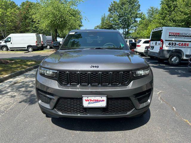 new 2025 Jeep Grand Cherokee car, priced at $41,728