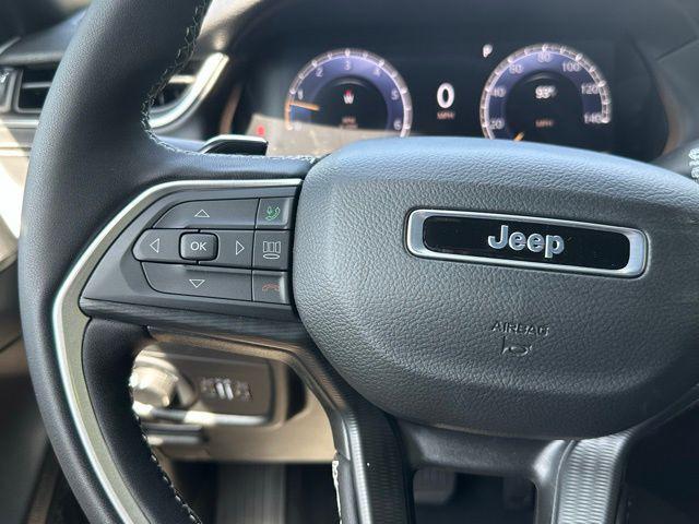 new 2025 Jeep Grand Cherokee car, priced at $41,728