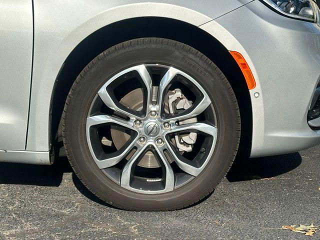 used 2024 Chrysler Pacifica car, priced at $45,490