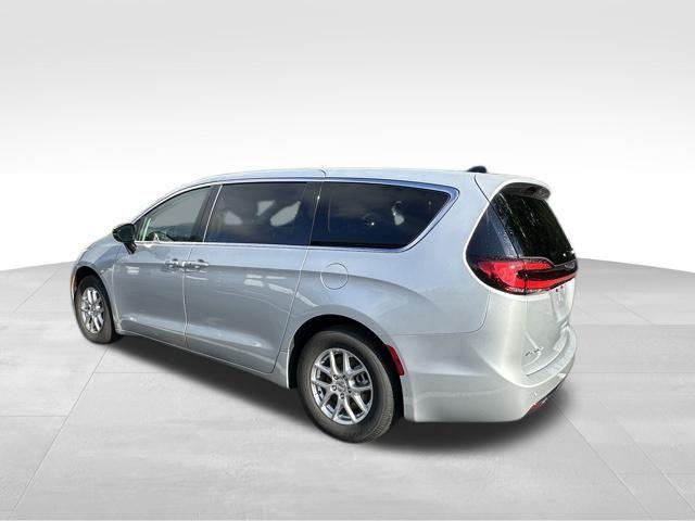 used 2024 Chrysler Pacifica car, priced at $33,000