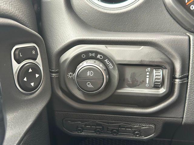 new 2025 Jeep Gladiator car, priced at $47,220