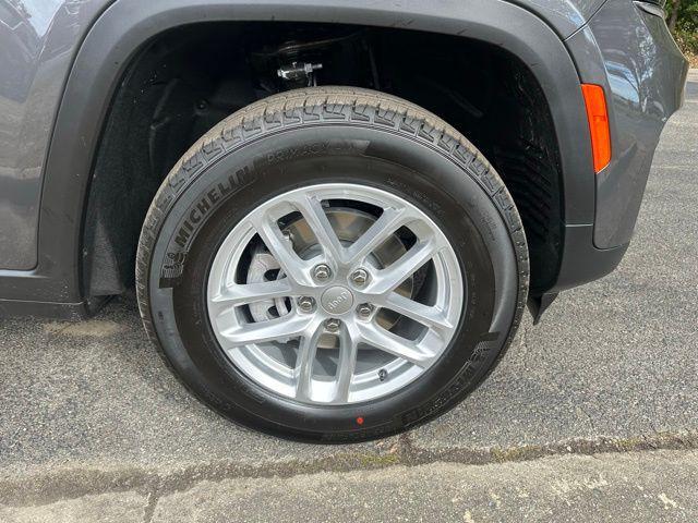new 2025 Jeep Grand Cherokee car, priced at $39,457