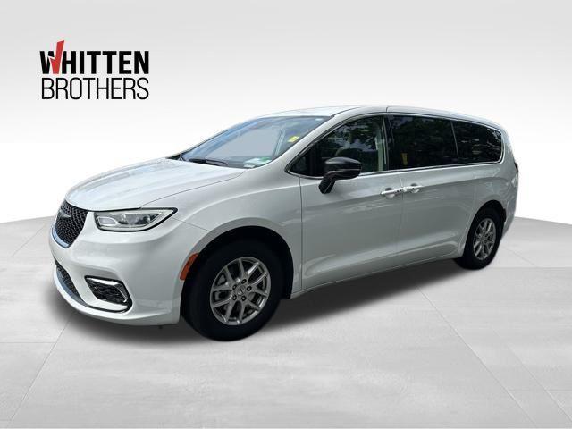 used 2024 Chrysler Pacifica car, priced at $31,990