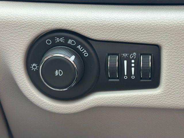 used 2024 Chrysler Pacifica car, priced at $33,190