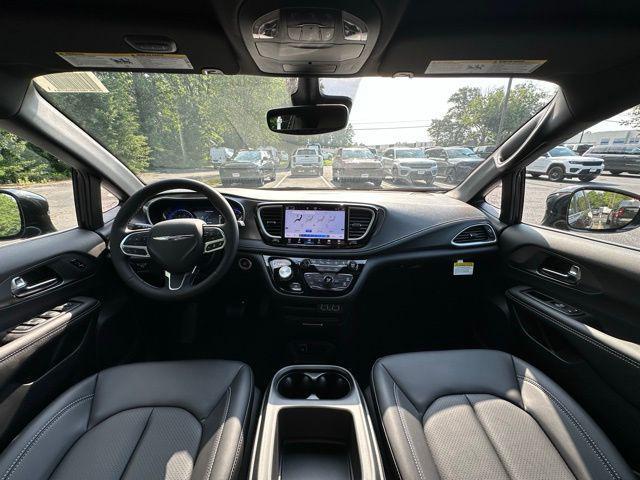 new 2025 Chrysler Pacifica car, priced at $43,032