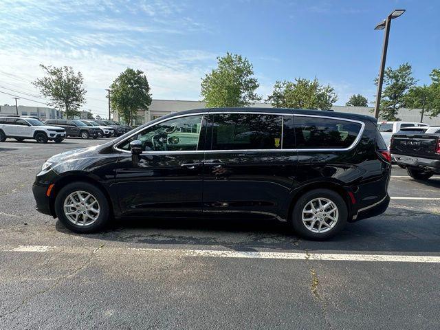 new 2025 Chrysler Pacifica car, priced at $43,032
