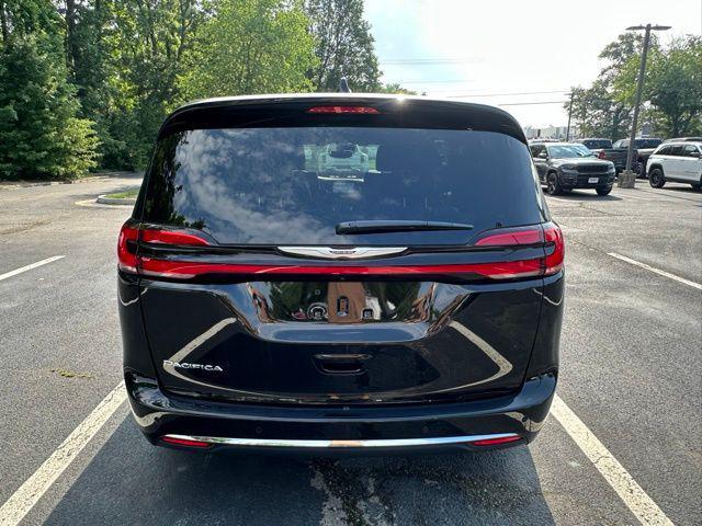 new 2025 Chrysler Pacifica car, priced at $43,032
