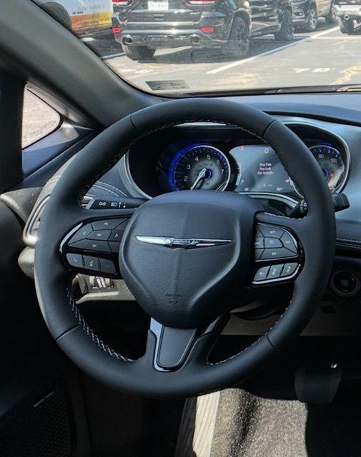 new 2025 Chrysler Pacifica car, priced at $52,736