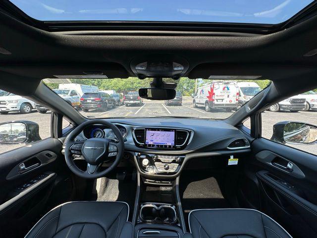 new 2025 Chrysler Pacifica car, priced at $52,736