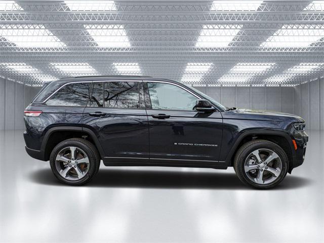 new 2024 Jeep Grand Cherokee car, priced at $48,106