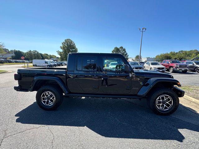 new 2025 Jeep Gladiator car, priced at $52,670