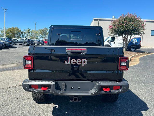 new 2025 Jeep Gladiator car, priced at $52,670