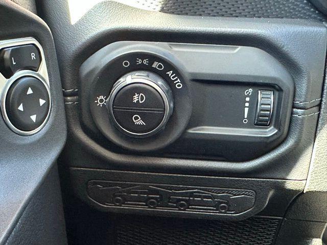 new 2025 Jeep Gladiator car, priced at $52,670