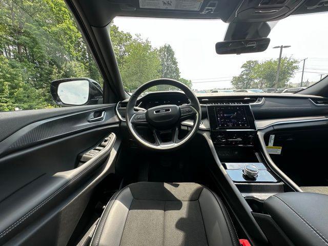 new 2025 Jeep Grand Cherokee car, priced at $45,124