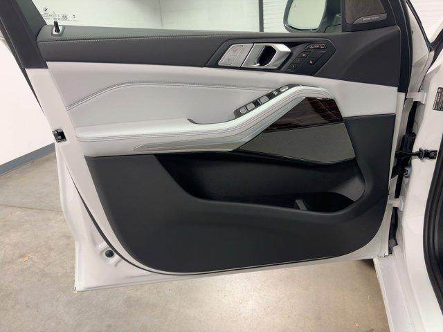 new 2026 BMW X7 car, priced at $92,395