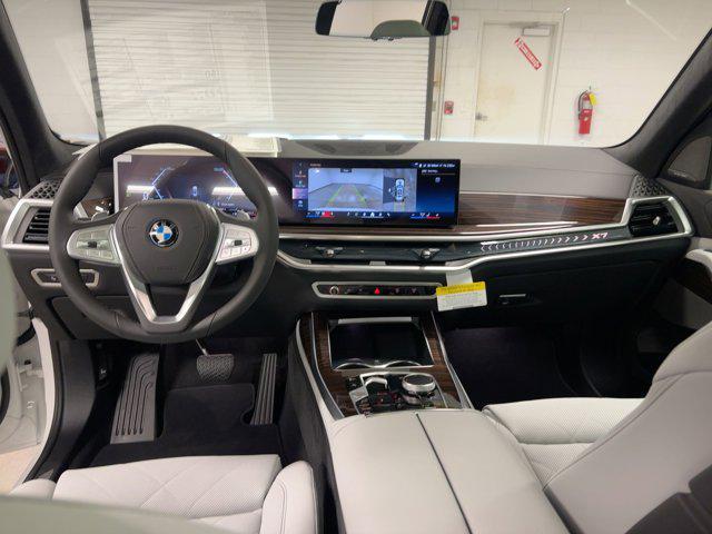 new 2026 BMW X7 car, priced at $92,395