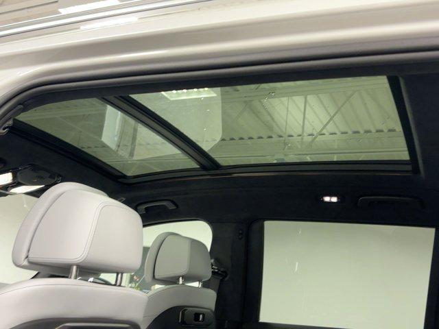 new 2026 BMW X7 car, priced at $92,395