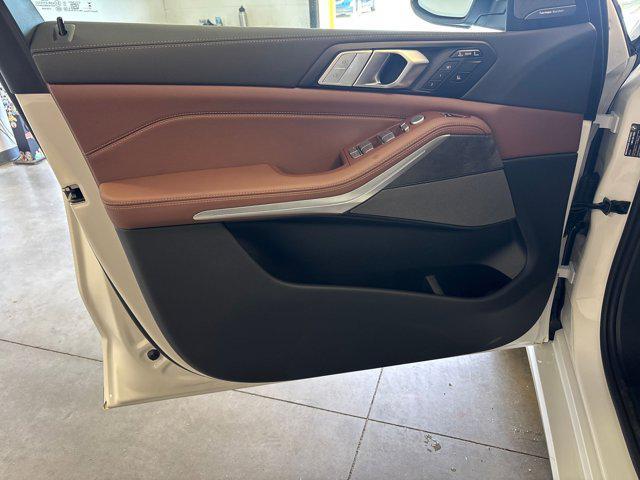 new 2026 BMW X7 car, priced at $94,385