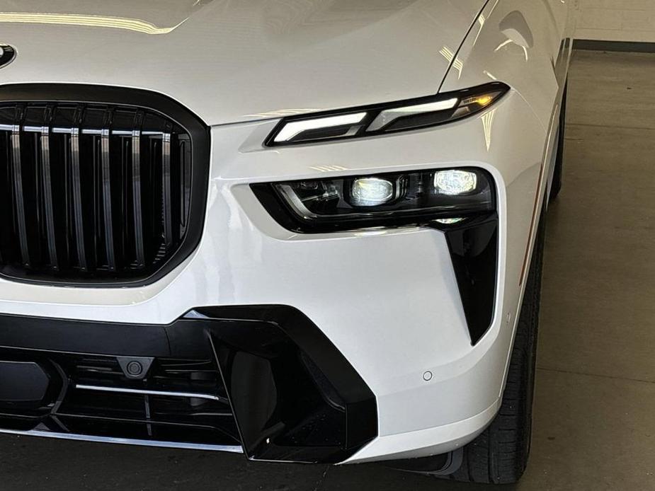 new 2025 BMW X7 car, priced at $98,470
