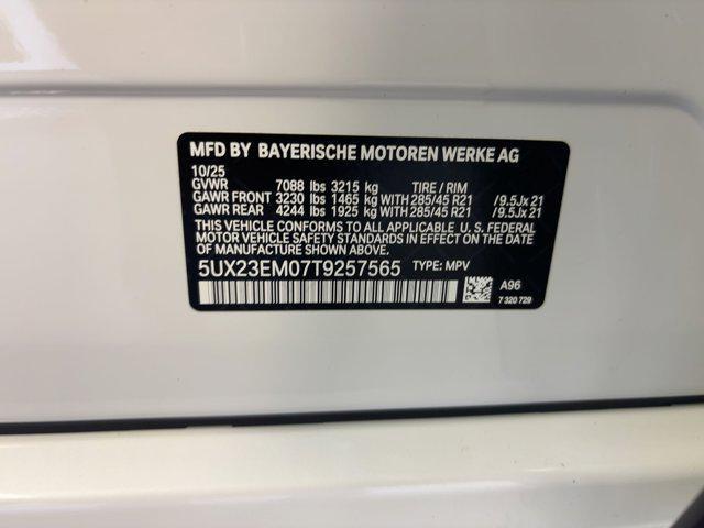 new 2026 BMW X7 car, priced at $93,625