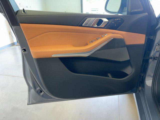 new 2026 BMW X7 car, priced at $99,545