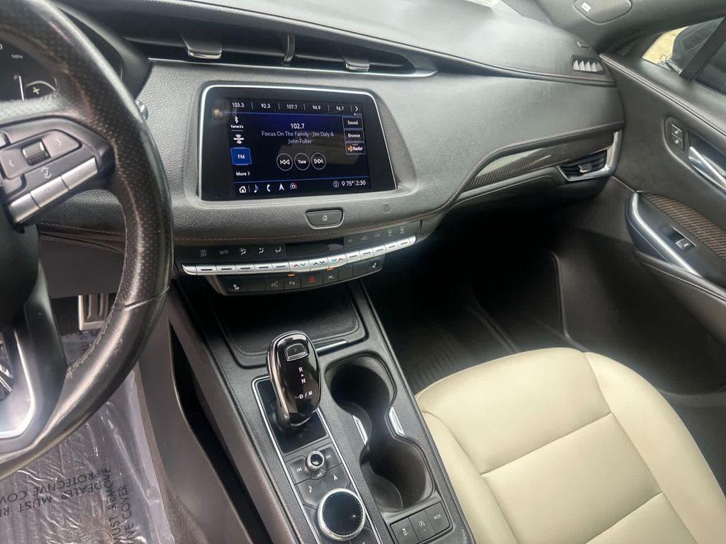 used 2020 Cadillac XT4 car, priced at $20,000