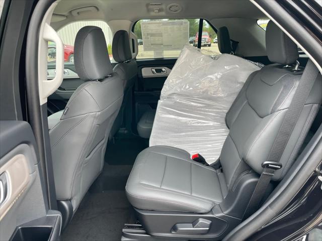 new 2025 Ford Explorer car, priced at $48,975