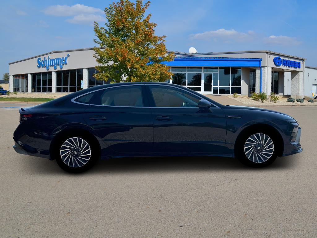 new 2025 Hyundai Sonata Hybrid car, priced at $31,696