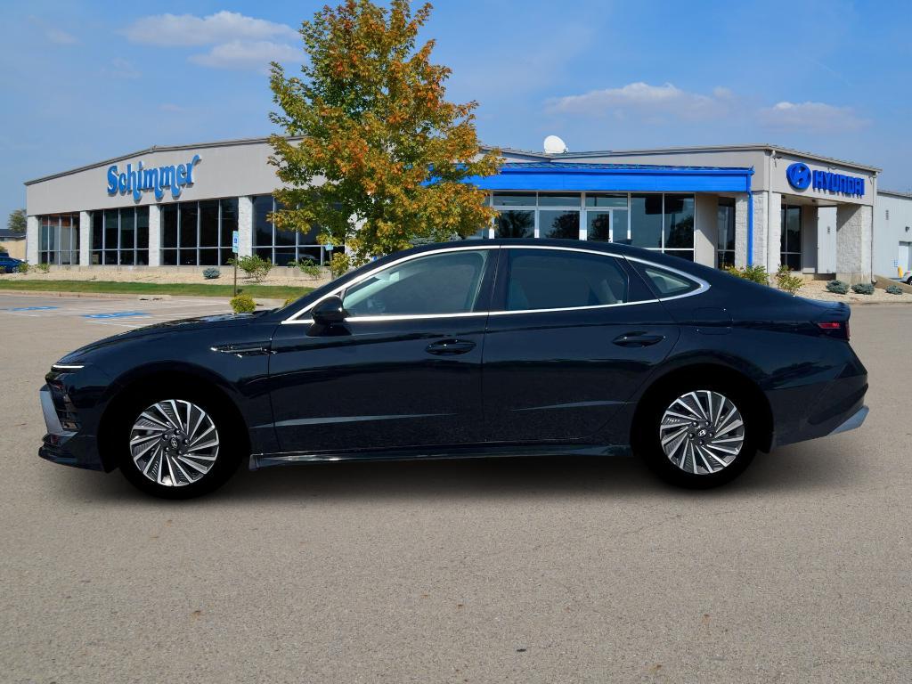 new 2025 Hyundai Sonata Hybrid car, priced at $32,496