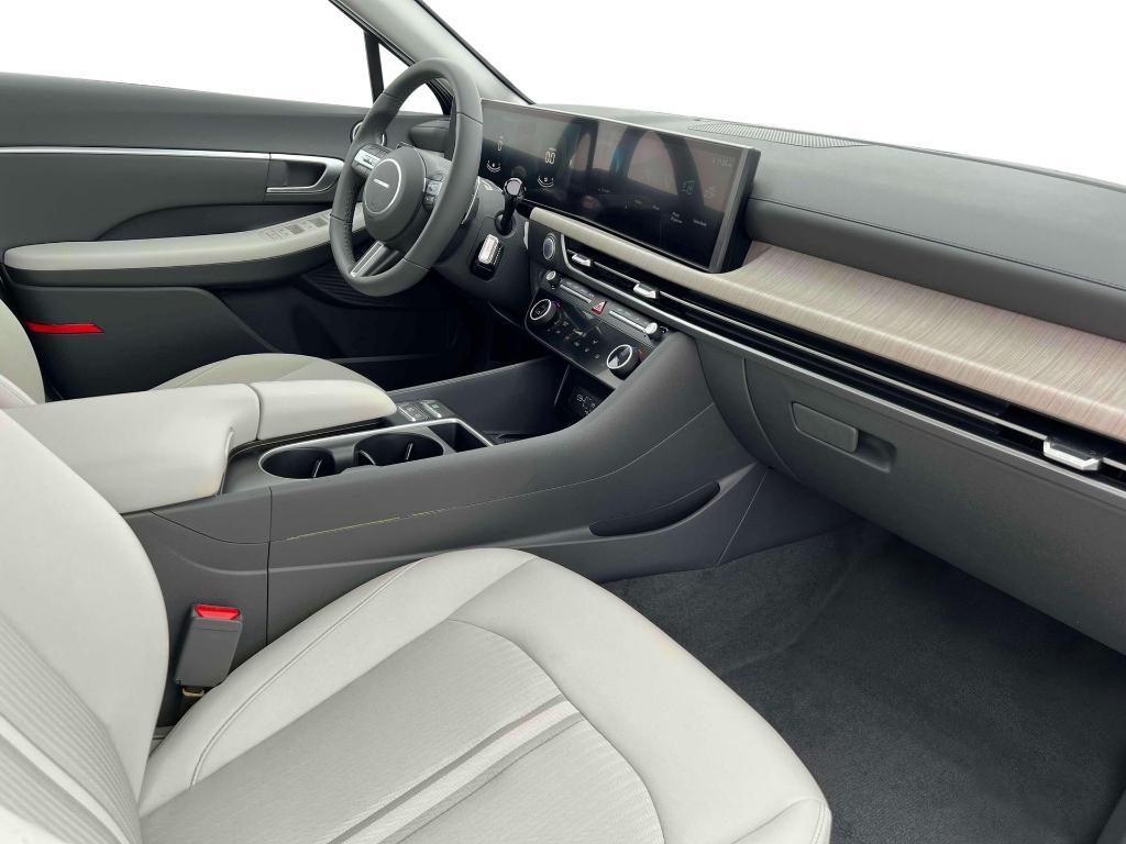 new 2025 Hyundai Sonata Hybrid car, priced at $31,696