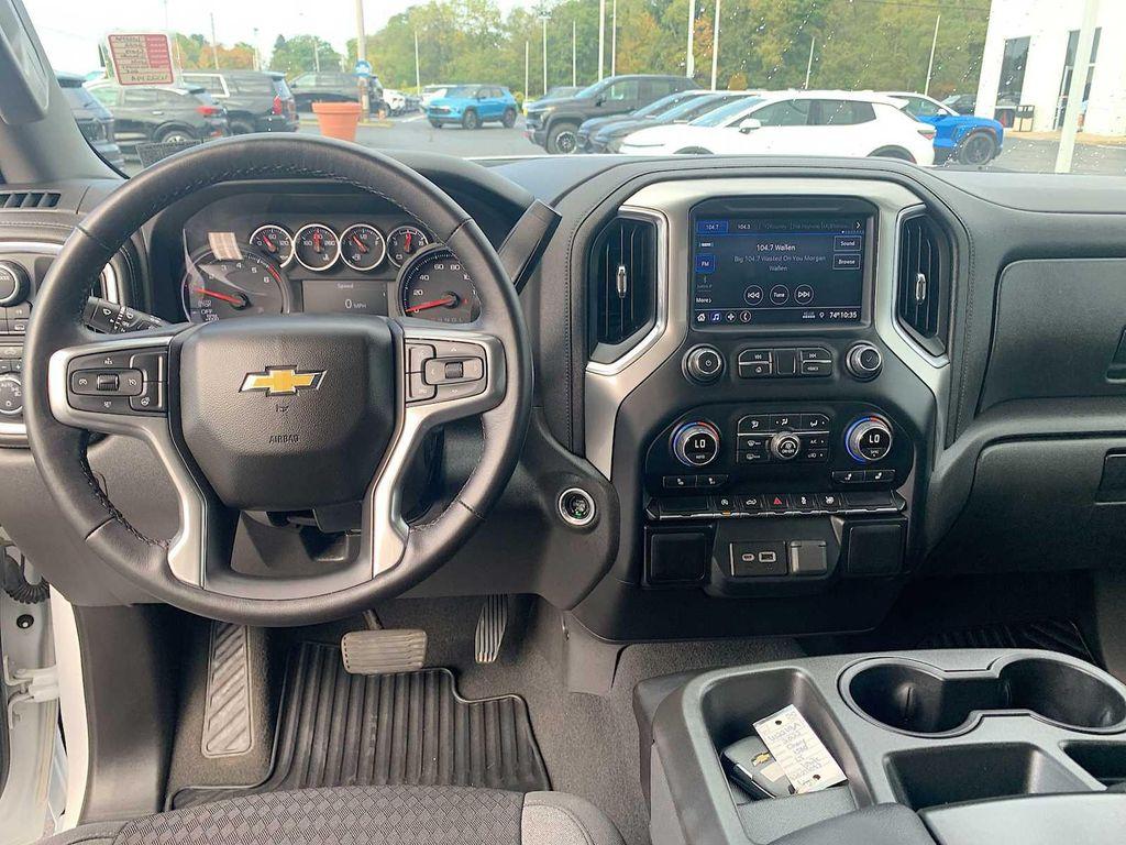 used 2022 Chevrolet Silverado 1500 car, priced at $31,588