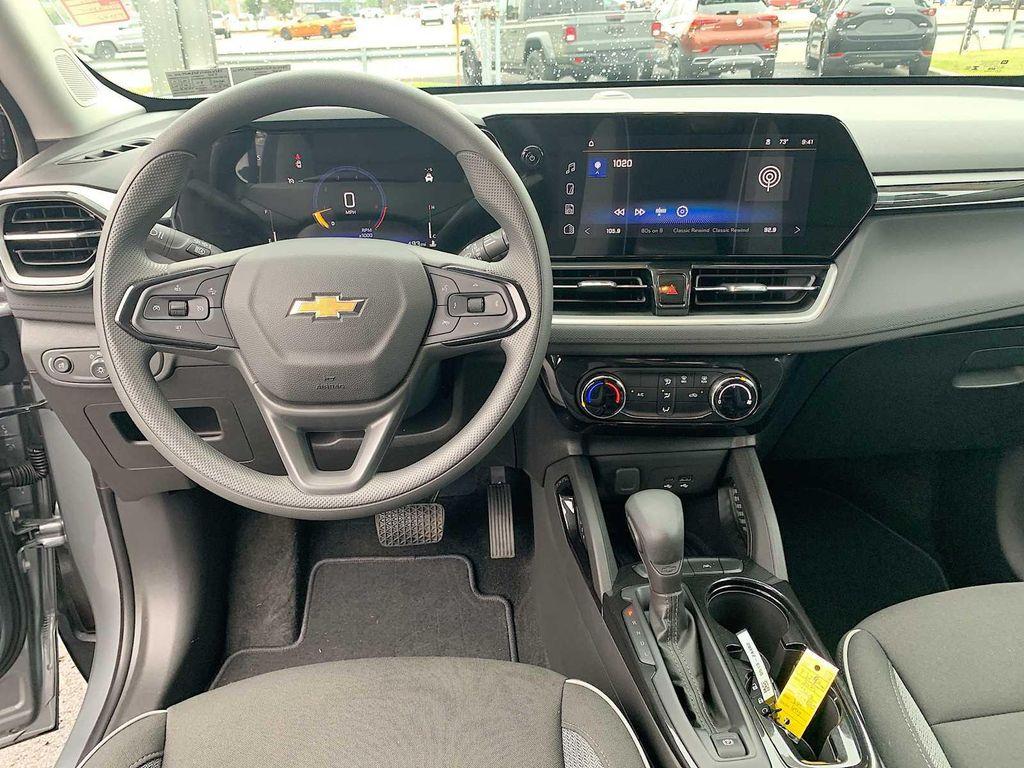 used 2025 Chevrolet TrailBlazer car, priced at $23,988
