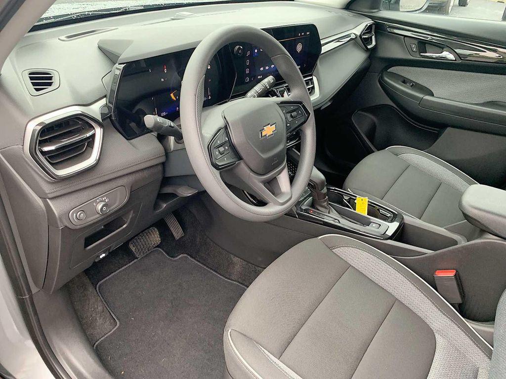 used 2025 Chevrolet TrailBlazer car, priced at $23,988