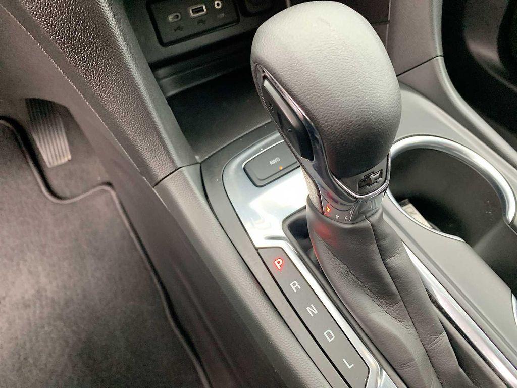 used 2022 Chevrolet Equinox car, priced at $21,188