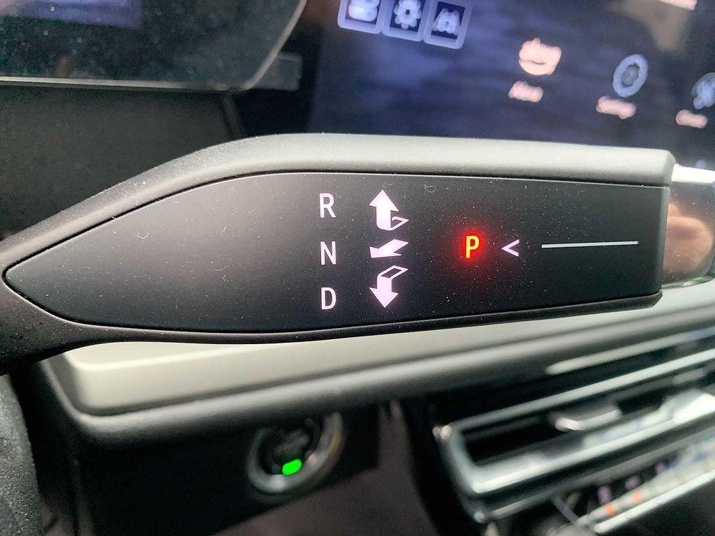 used 2024 Chevrolet Traverse car, priced at $37,688