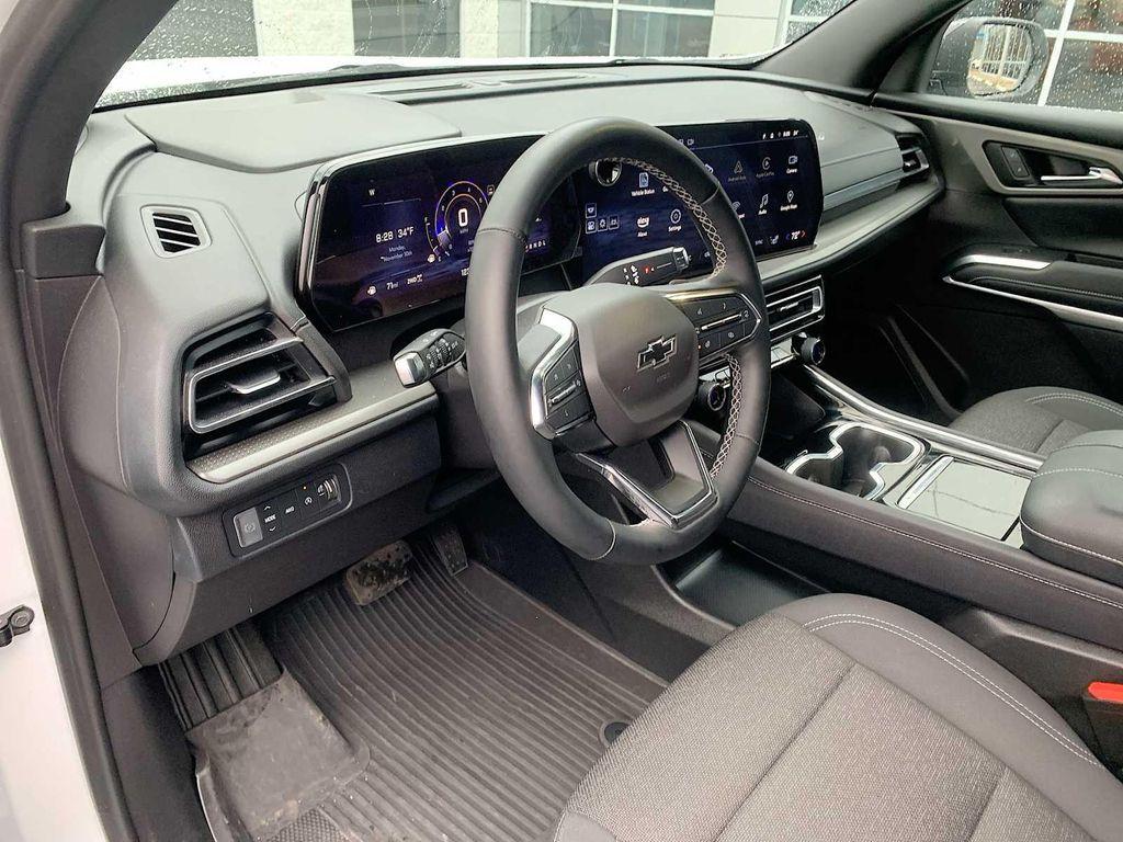 used 2024 Chevrolet Traverse car, priced at $37,688