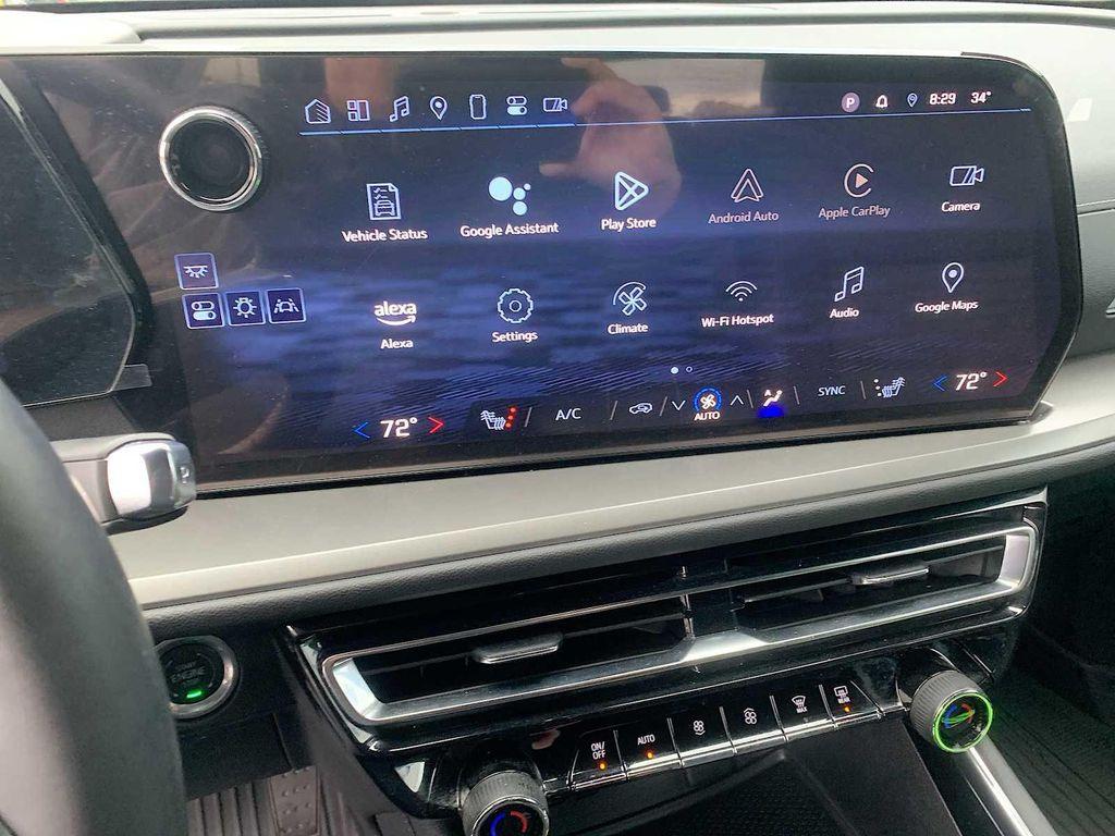 used 2024 Chevrolet Traverse car, priced at $37,688