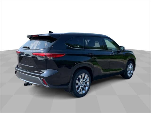 used 2020 Toyota Highlander car, priced at $34,388