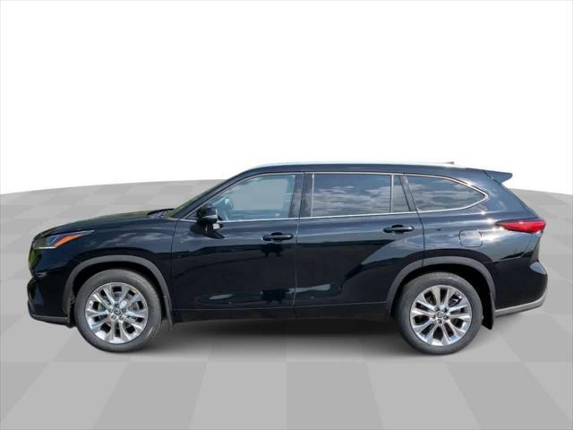 used 2020 Toyota Highlander car, priced at $34,388