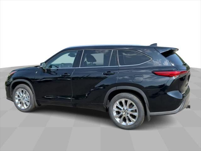 used 2020 Toyota Highlander car, priced at $34,388