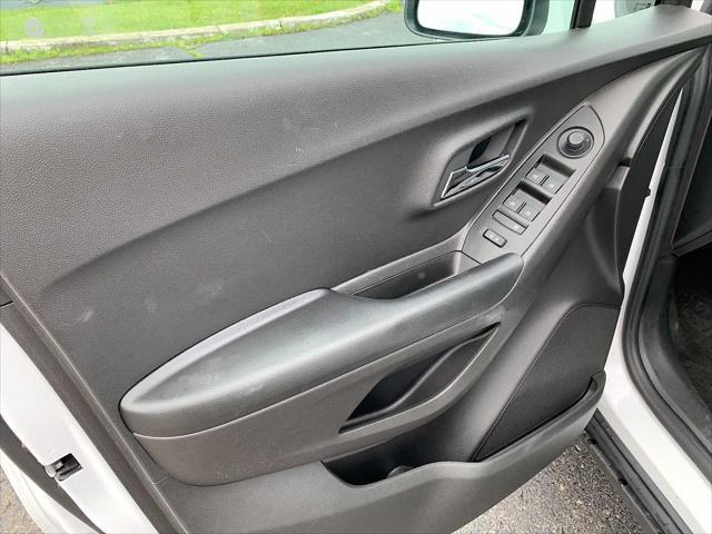 used 2022 Chevrolet Trax car, priced at $18,988