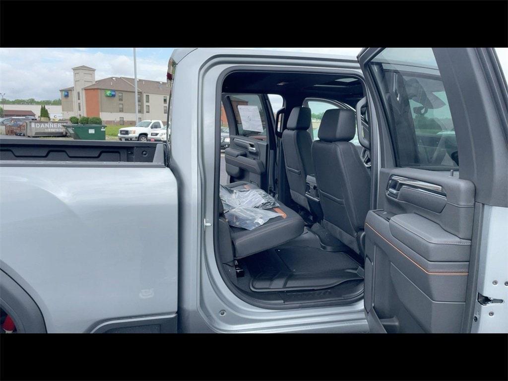 new 2025 GMC Sierra 2500 car, priced at $85,650