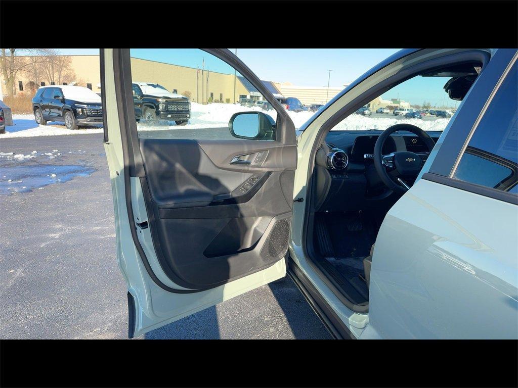 new 2026 Chevrolet Equinox car, priced at $32,483