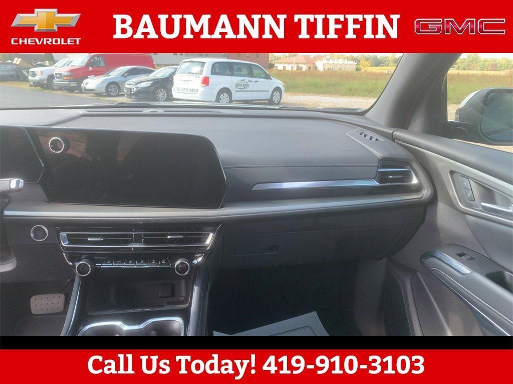 used 2025 Chevrolet Traverse car, priced at $40,998
